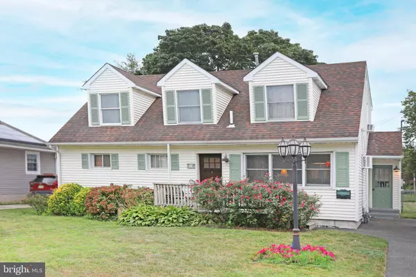 54 E CLAYTON AVE, Clayton, NJ 08312