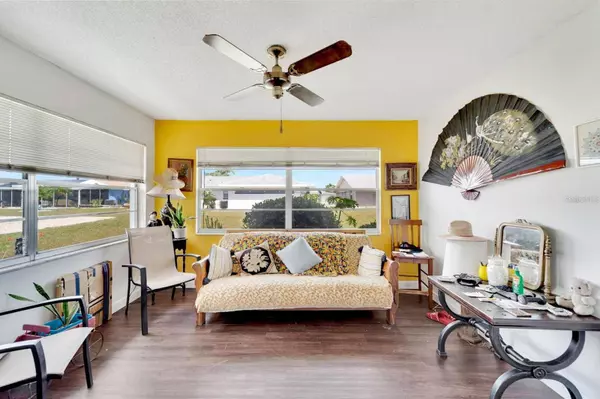 1215 W DEL WEBB BLVD, Sun City Center, FL 33573