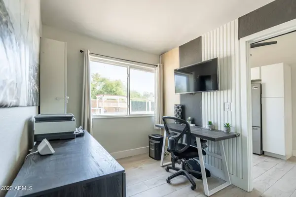 2111 W MOHAWK Lane, Phoenix, AZ 85027