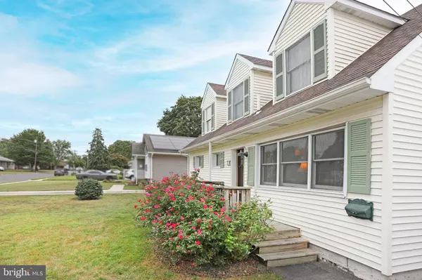 54 E CLAYTON AVE, Clayton, NJ 08312