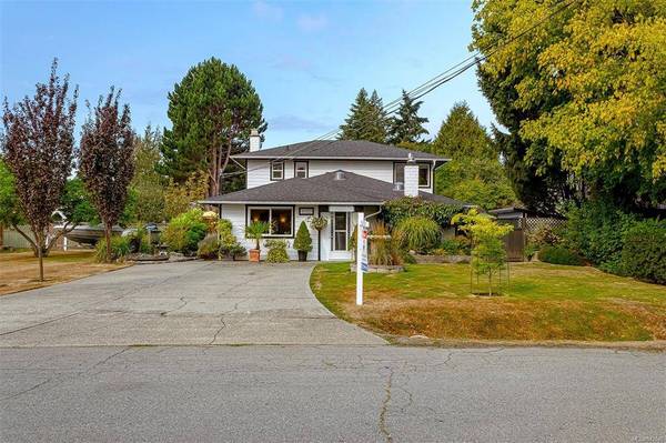 6550 Country Rd, Sooke, BC V9Z 0W9