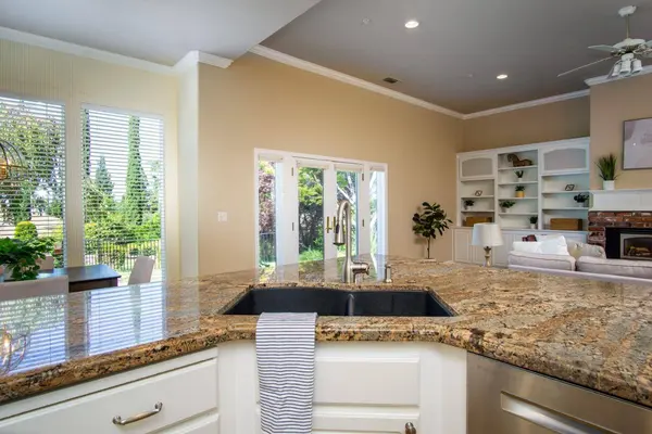 6606 Star Vista LN, Rocklin, CA 95677