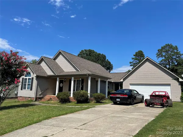 152 Brook Glen DR, Mooresville, NC 28115