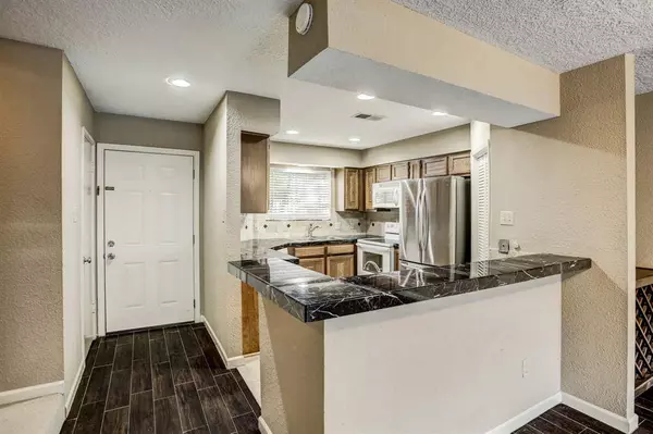 2501 Bering DR #7, Houston, TX 77057