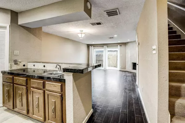 2501 Bering DR #7, Houston, TX 77057