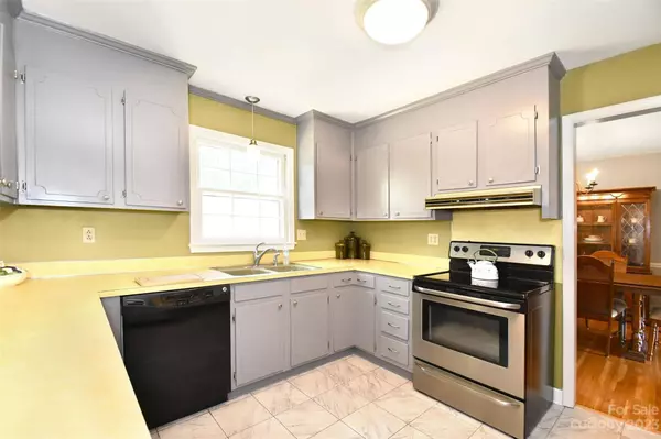 5102 Coronado DR, Charlotte, NC 28212