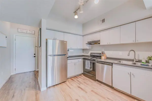 2402 W AZEELE ST #433, Tampa, FL 33609