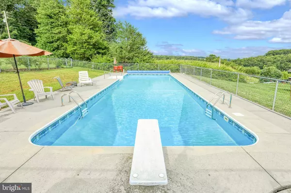 72 GREENING LIFE LN, Shermans Dale, PA 17090