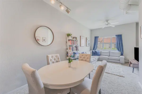 2402 W AZEELE ST #433, Tampa, FL 33609