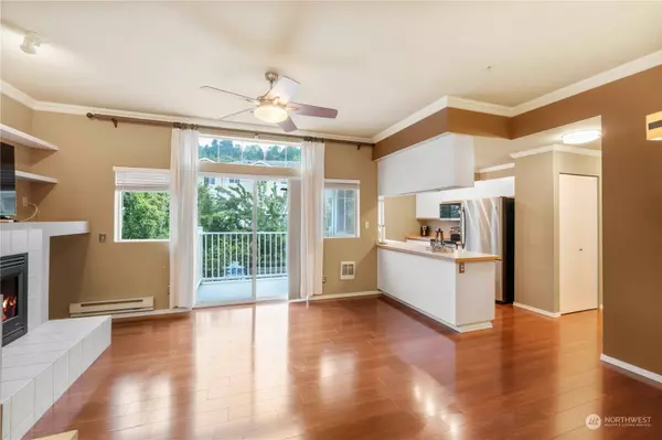 22022 42nd AVE S #202, Kent, WA 98032