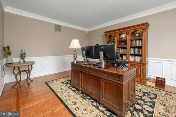 4 HIDDEN LAKE CT, Mount Laurel, NJ 08054