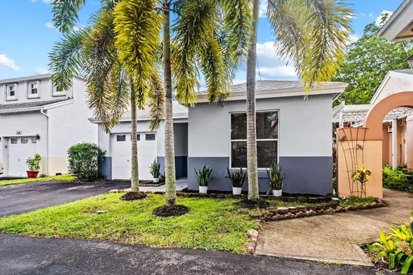 4170 SW 70th TER, Davie, FL 33314