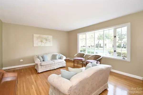 5102 Coronado DR, Charlotte, NC 28212