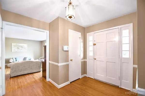 5102 Coronado DR, Charlotte, NC 28212