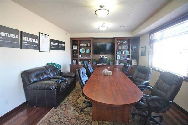 355 Commerce CT, Vadnais Heights, MN 55127