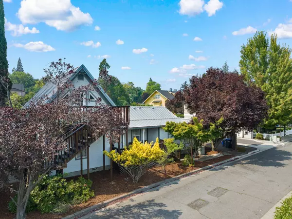 431-433 Lori Ln, Ashland, OR 97520