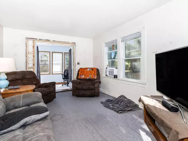 109 N William Street, Joliet, IL 60435