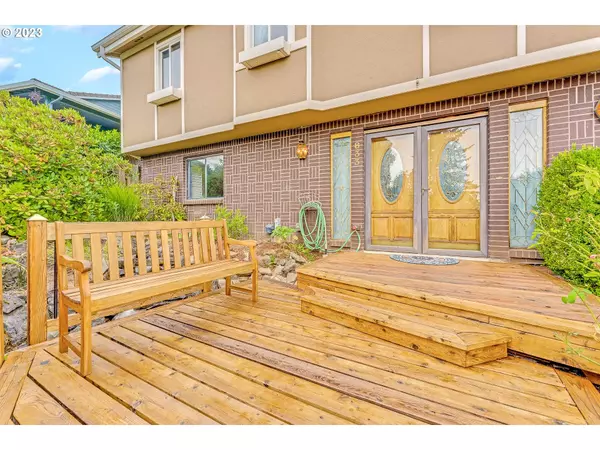 833 NW 24TH AVE, Camas, WA 98607