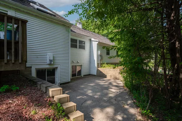 827 Woodgate LN NW, Rochester, MN 55901