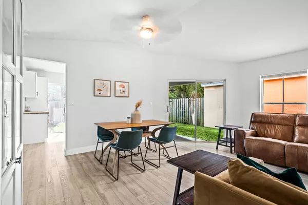 4170 SW 70th TER, Davie, FL 33314