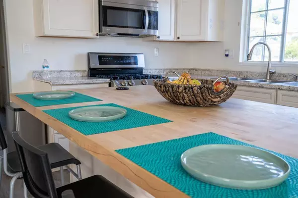 6284 Potomac St, San Diego, CA 92139