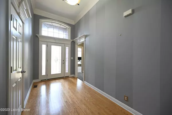 6606 Keeling Park Dr, Louisville, KY 40291