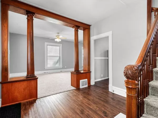 715 2nd Avenue SW, Cedar Rapids, IA 52404