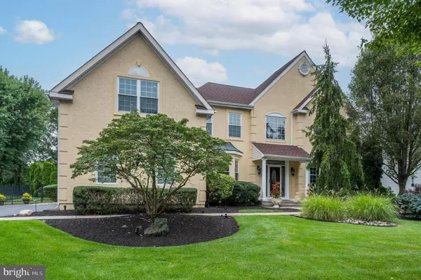 4 HIDDEN LAKE CT, Mount Laurel, NJ 08054