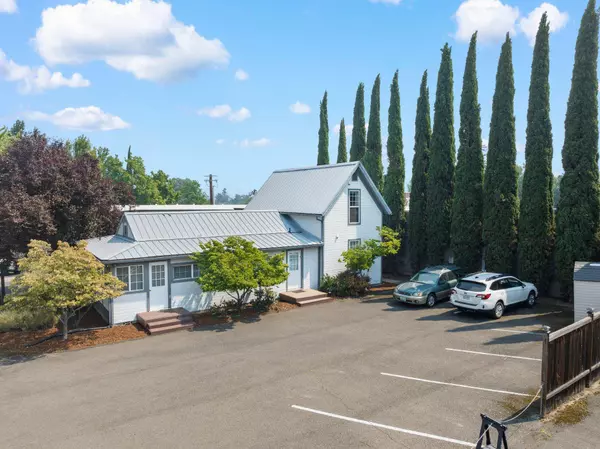 431-433 Lori Ln, Ashland, OR 97520