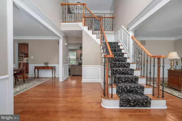 4 HIDDEN LAKE CT, Mount Laurel, NJ 08054