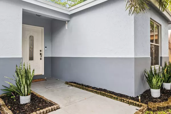 4170 SW 70th TER, Davie, FL 33314