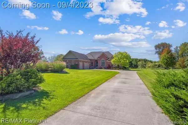 218 W AUBURN Trail, Brighton, MI 48114