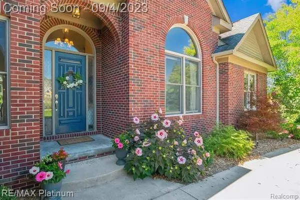 218 W AUBURN Trail, Brighton, MI 48114