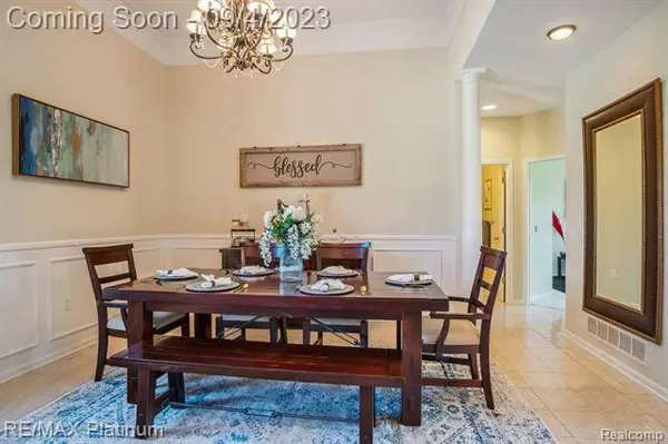 218 W AUBURN Trail, Brighton, MI 48114