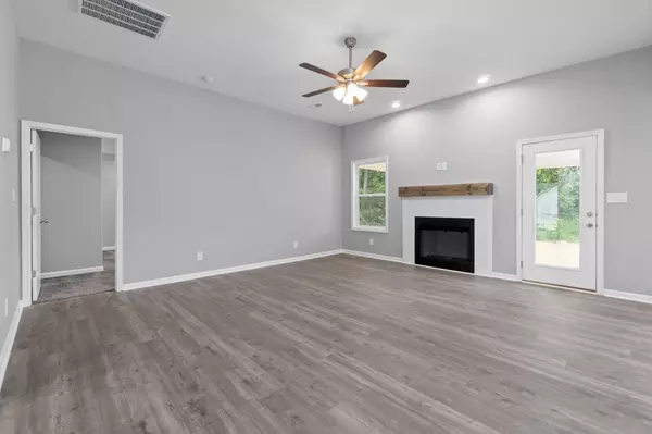 355 Pinkston Ct, Clarksville, TN 37040