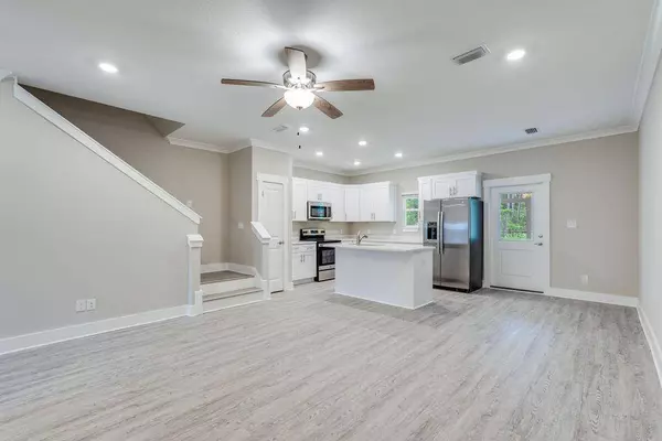 85 Date Palm Lane, Freeport, FL 32439