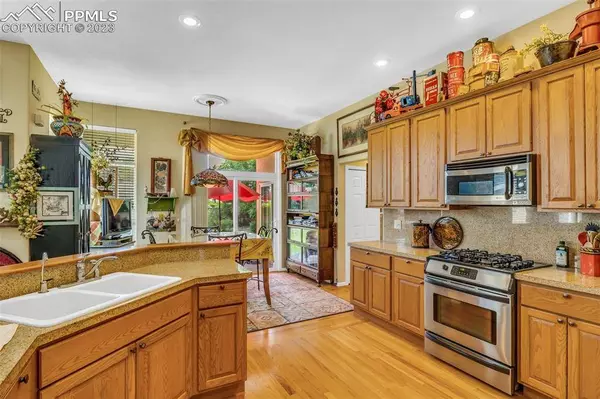 300 Riverview CT, Canon City, CO 81212