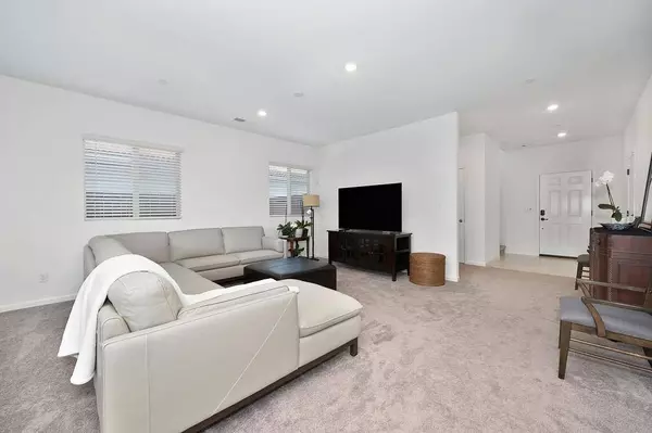 2017 Nokota WAY, Roseville, CA 95747