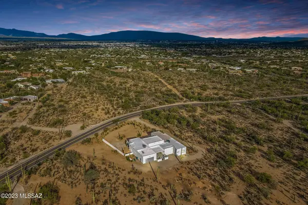 2565 N Lloyd Bush Drive, Tucson, AZ 85745