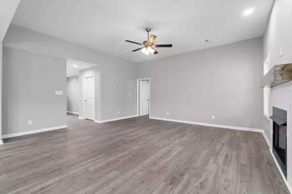 355 Pinkston Ct, Clarksville, TN 37040