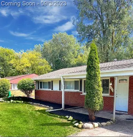 2661 LITTLETELL Avenue, West Bloomfield, MI 48324