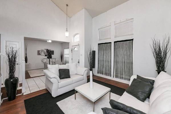 2103 Belton Drive, Arlington, TX 76018