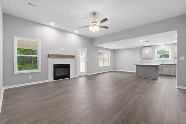 355 Pinkston Ct, Clarksville, TN 37040