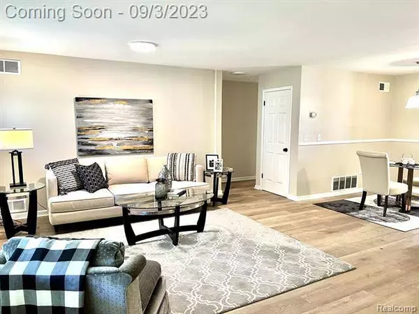 2661 LITTLETELL Avenue, West Bloomfield, MI 48324