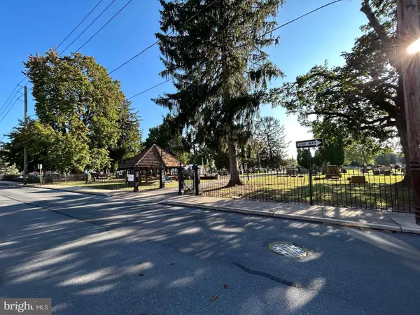 169 S RAILROAD ST, Hummelstown, PA 17036