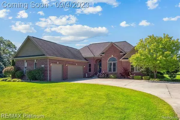 218 W AUBURN Trail, Brighton, MI 48114