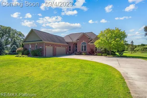 218 W AUBURN Trail, Brighton, MI 48114