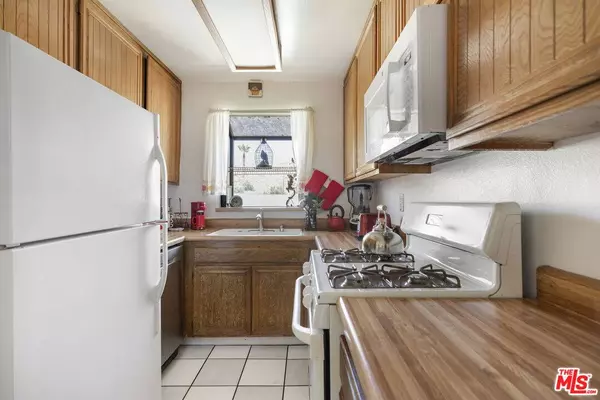 28011 Tiffany Ln #324, Santa Clarita, CA 91387