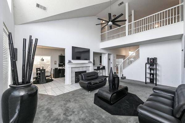 2103 Belton Drive, Arlington, TX 76018