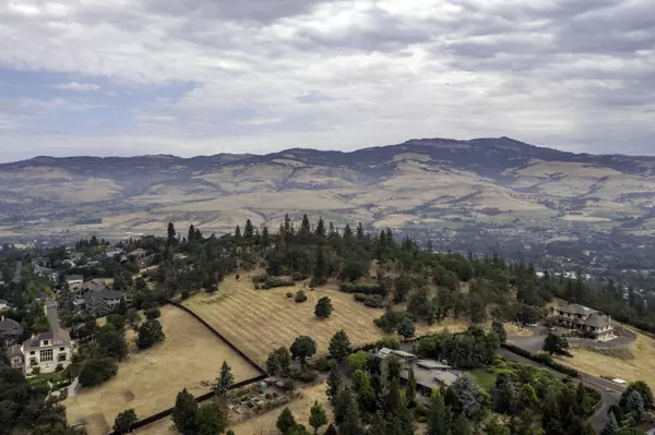 74 Westwood St, Ashland, OR 97520